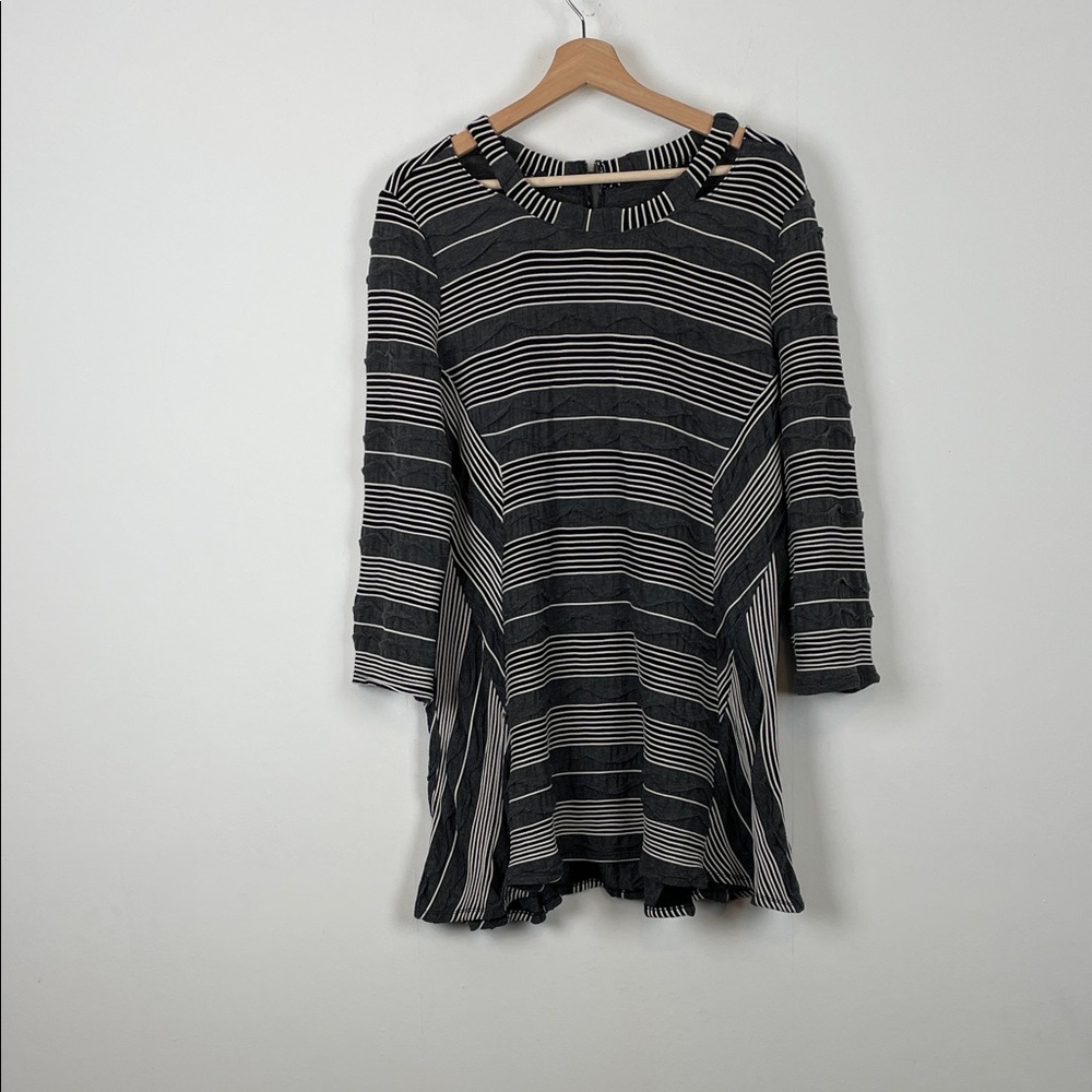 IC By Connie K Gauge Knit Pullover Striped Black and White Women's XL Tunic Top